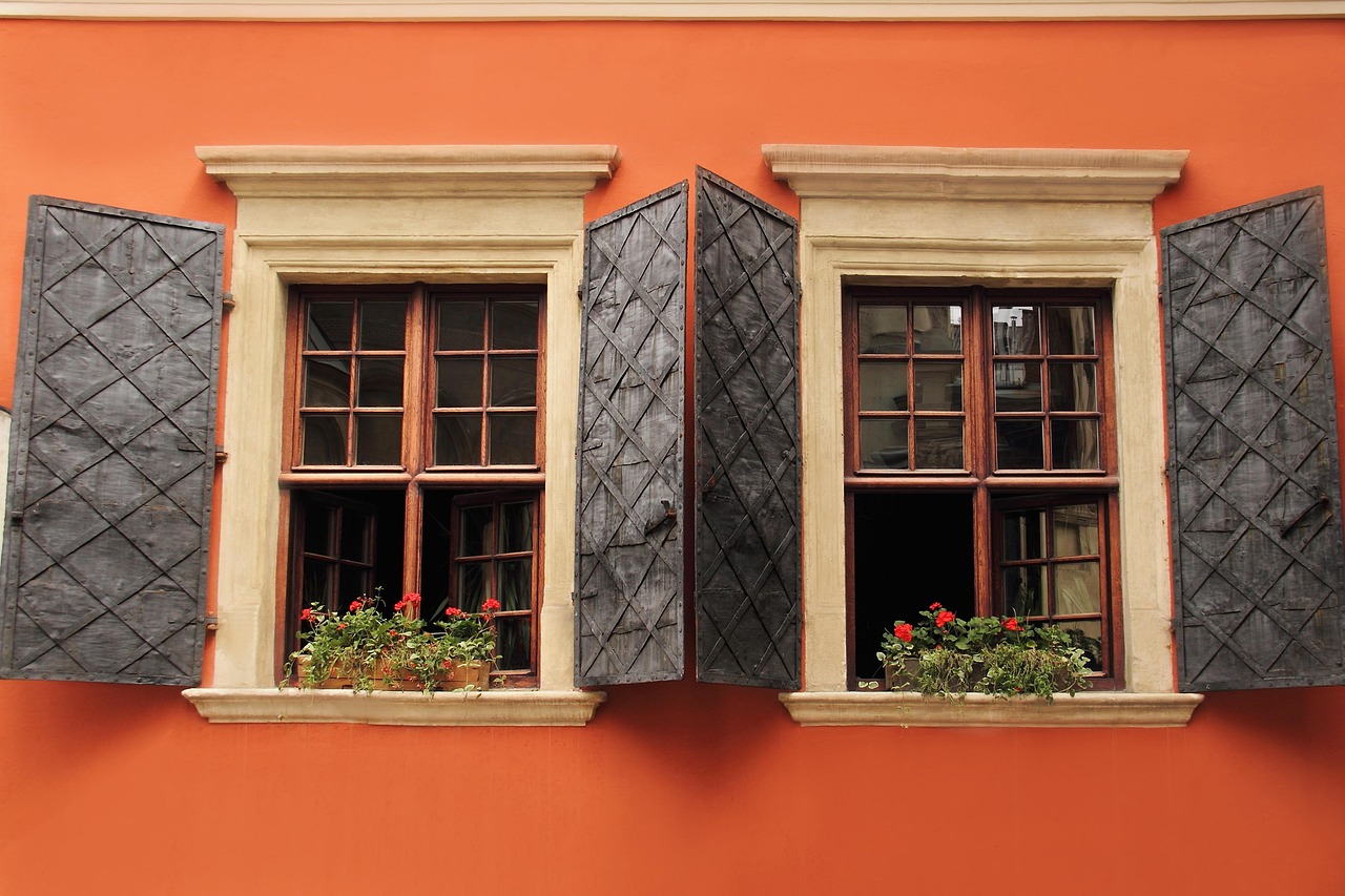 Huisramen open voor energiezuinige ventilatie.