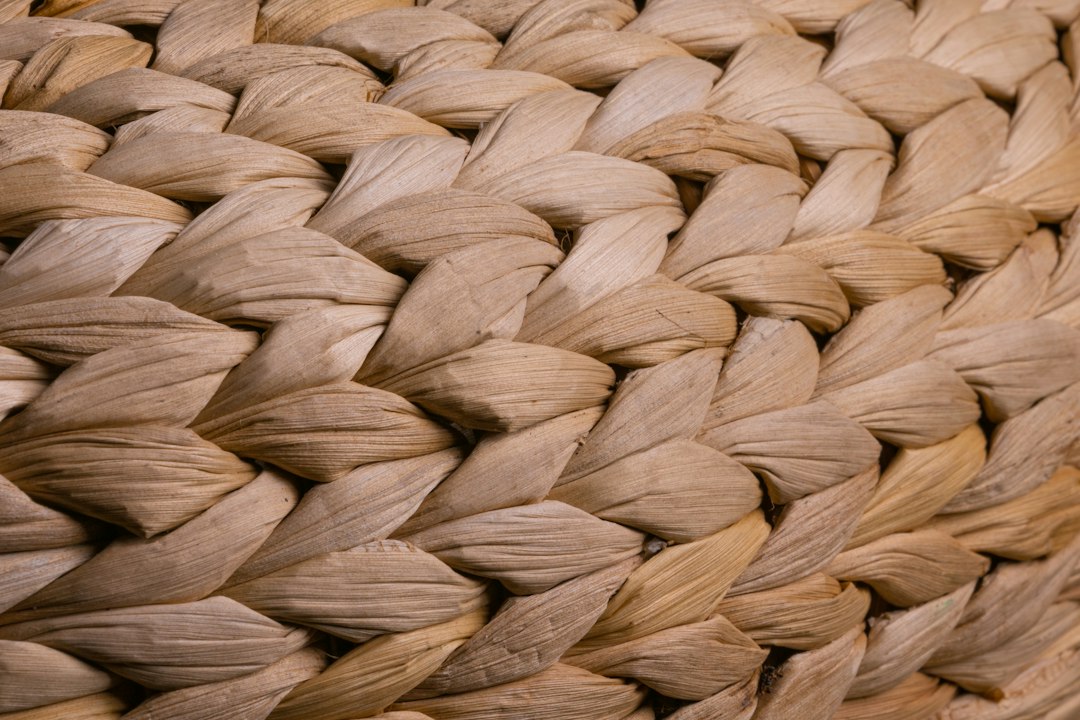 Natuurlijke materialen mixen voor een unieke herfstambiance